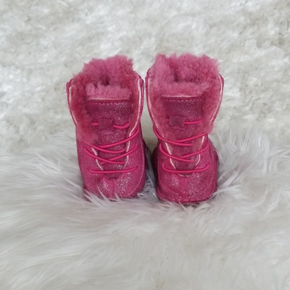 UGG Boots - Picture 2 of 7